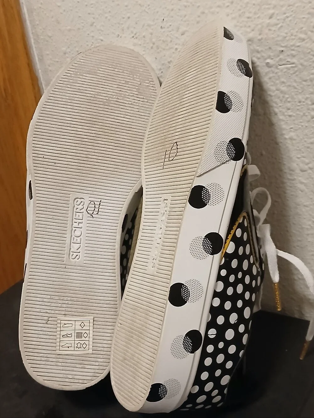 Skechers fun stylish